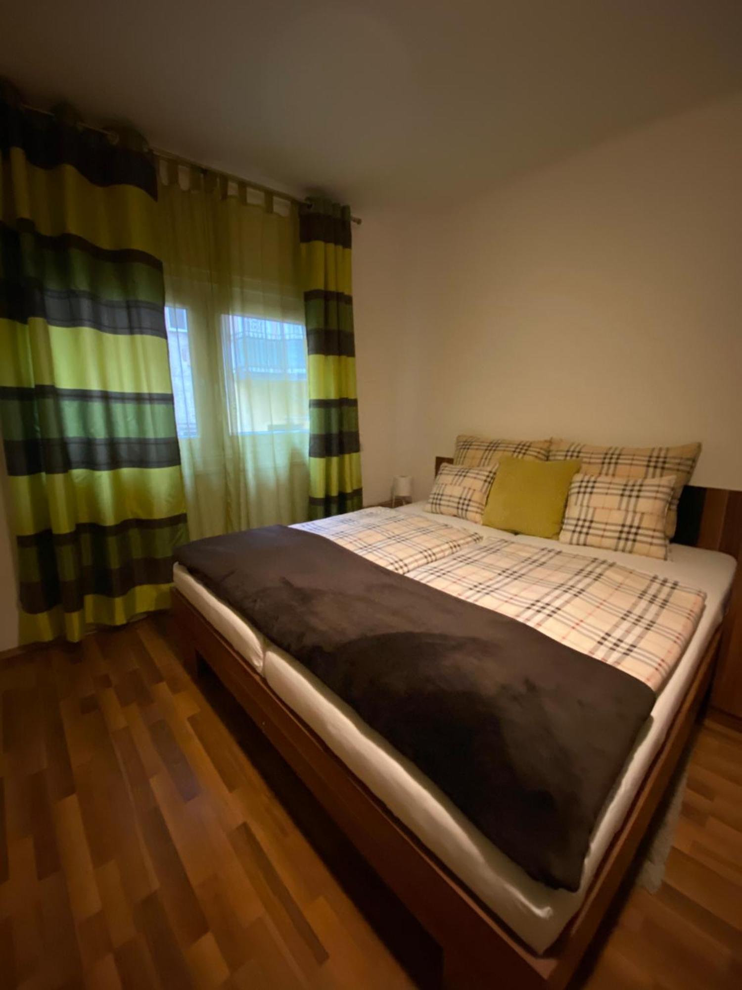 Holiday Apartments & Rooms Next Danube Promenade Budapest Exterior photo